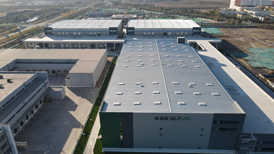 Germany BWF(Chinese factory) has completed the expansion and renovation of their factory by TOPRISE customized natural smoke exhaust skylight and ventilation services .